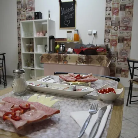 波杰布拉迪阿尔法膳食酒店 波杰布拉迪